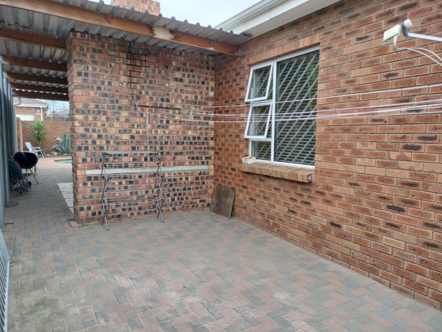 3 Bedroom Property for Sale in Vredelust Western Cape